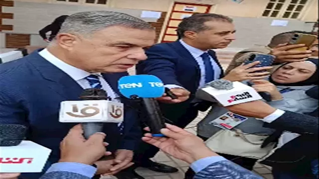   محافظ الإسكندرية يتفقد سير العملية الانتخابية