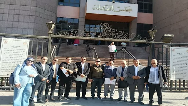 أثناء تقديم المرشحون للطعون