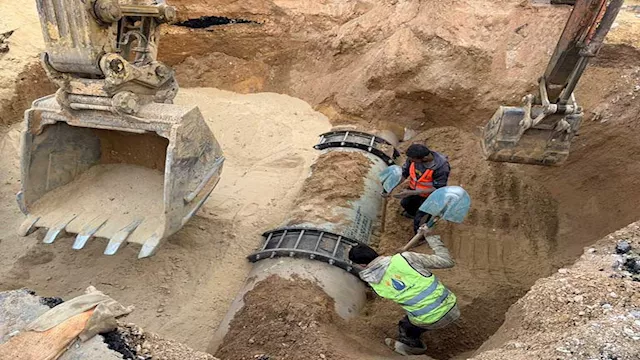 إصلاح خط المياه بشارع التسعين