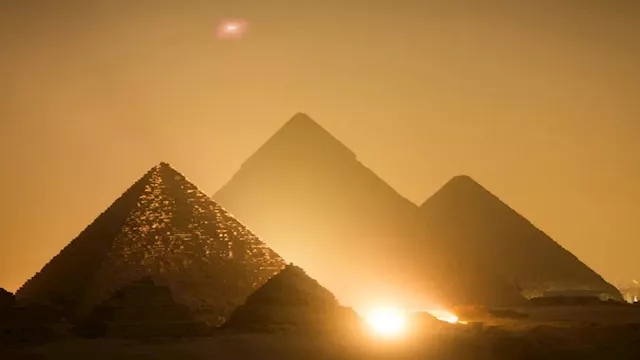 "U think it's only pyramids?!".. تريند عالمي جديد 