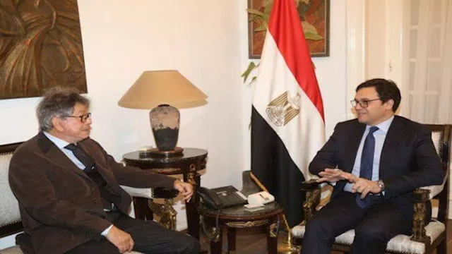 وزير الثقافة والشركة المتحدة