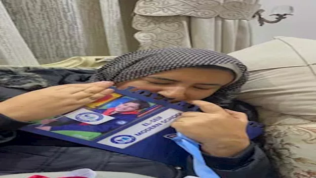 انهيار والدة السباح يوسف محمد 