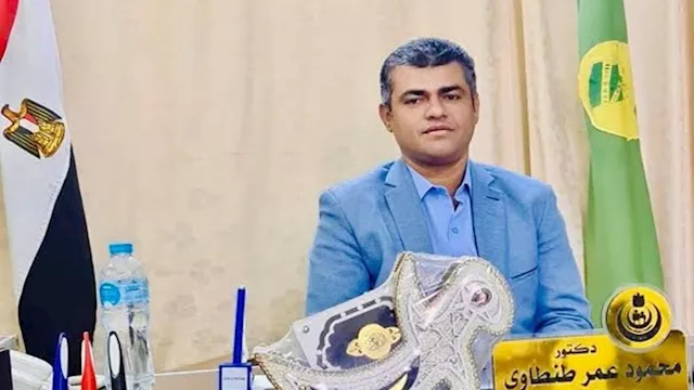 الدكتور محمود عمر وكيل وزارة الصحة بالمنيا ٢