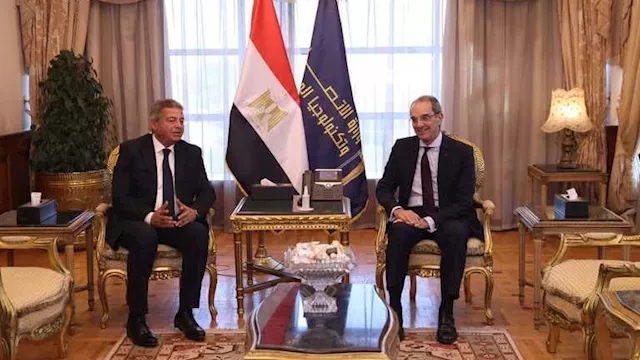 وزير الاتصالات يلتقي رئيس الأعلى للإعلام لبحث التع