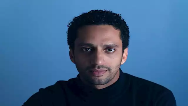 الفنان محمد حاتم