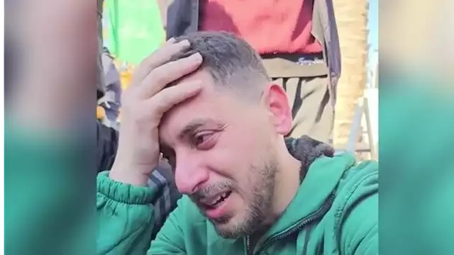 أسير فلسطيني محرر يفاجئ باستشهاد جميع أفراد عائلته