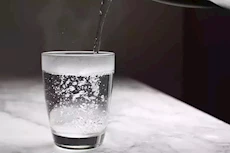 الماء البارد والساخن- أيهما أفضل لحرق الدهون؟