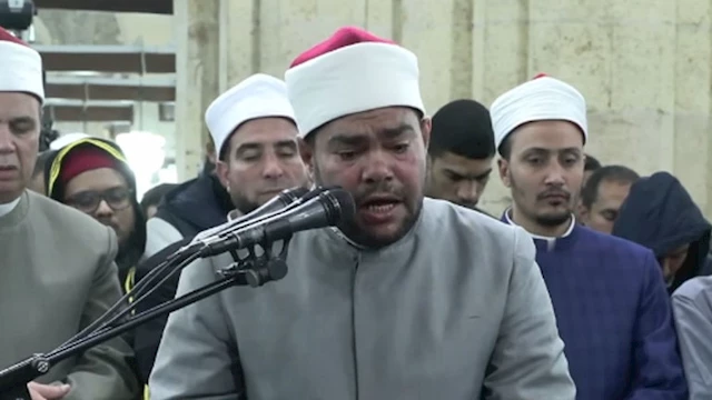 توافد آلاف المصلين إلى رحاب الجامع الأزهر