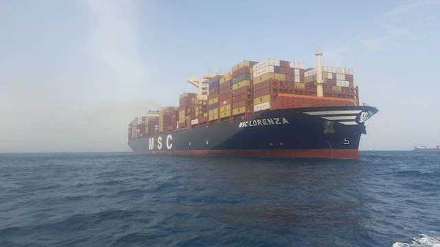 سفينة مساعدات