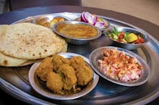 الفول والطعمية- ماذا يحدث لمعدتك عند الإفطار عليهما؟