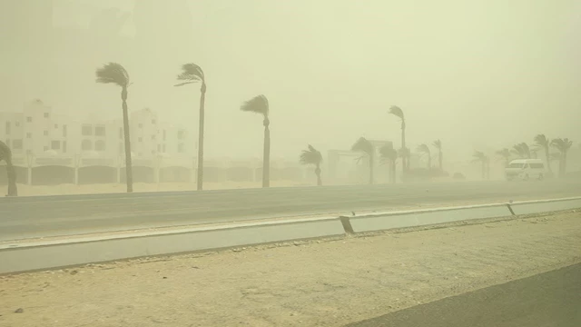 رياح شديدة  مثيرة للرمال