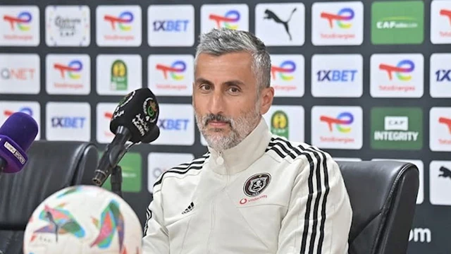 المدرب الإسباني خوسيه ريفيرو