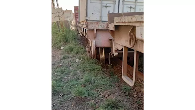 خروج عربات قطار بضائع عن القضبان