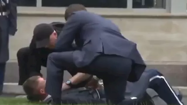 سقوط جندي أمريكي قبل استقبال ترامب لرئيس جنوب أفري