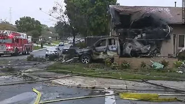 قتلى ومصابون ودمار مبانٍ في سقوط طائرة فوق منطقة س