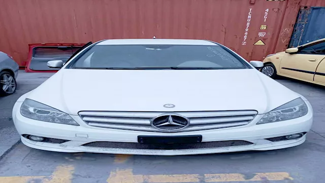 أرشيفية لسيارات معروضة للبيع بالمزاد