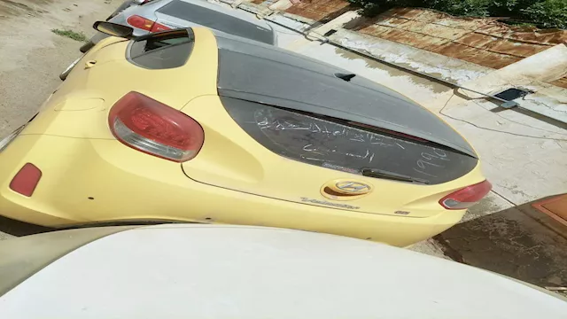 سيارات للبيع بالمزاد - أرشيفية