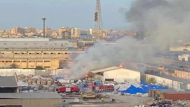 حريق داخل المنطقة الحرة للاستثمار