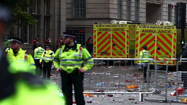 دهس مشجعي ليفربول خلال الاحتفالات بلقب الدوري 