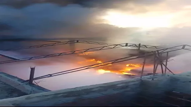 حريق مخزن - أرشيفية