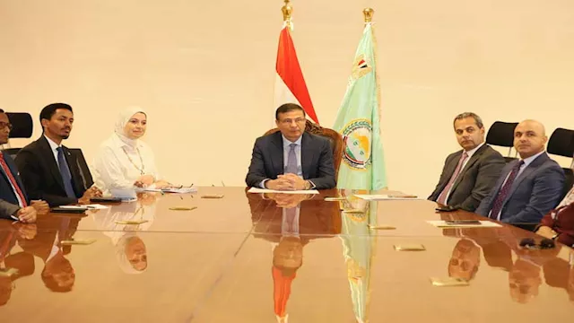 وزير الزراعة يشهد تخرج متدربين صوماليين