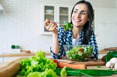 أطعمة تساعد في السيطرة على متلازمة تكيس المبايض.. احرص على تناولها