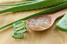 ماذا يحدث لوجهِك عند ترك جل الصبار عليه طوال الليل؟