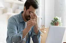 علاجات منزلية بسيطة للتخلص من إرهاق العين.. فوائدها مذهلة