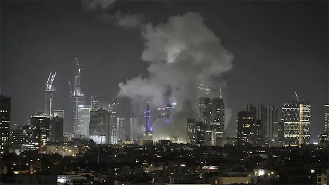 تل أبيب تحت القصف