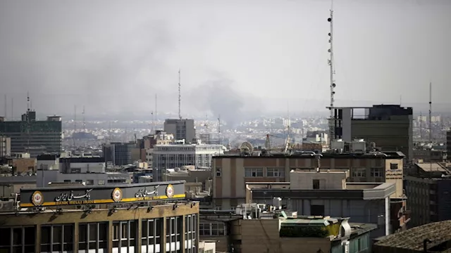 استهداف مناطق سكنية في العاصمة الإيرانية بغارات إس