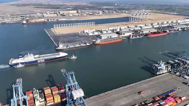 ميناء دمياط