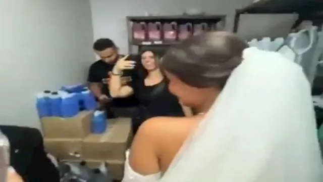 إسرائيليان يعقدان قرانهما داخل ملجأ