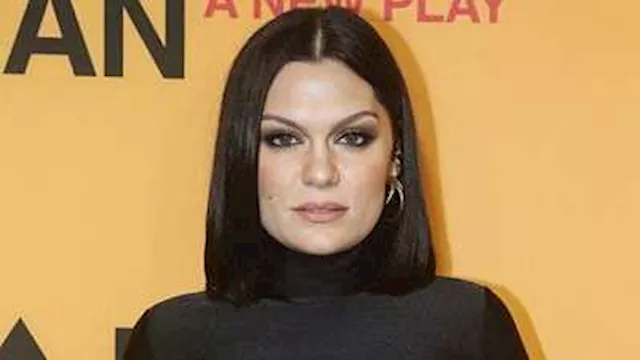 المغنية البريطانية جيسي جي