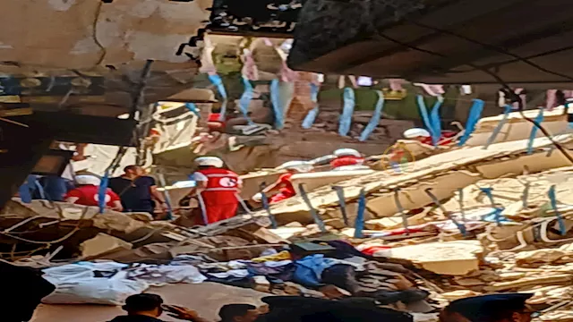 انهيار عقارين بحدائق القبة