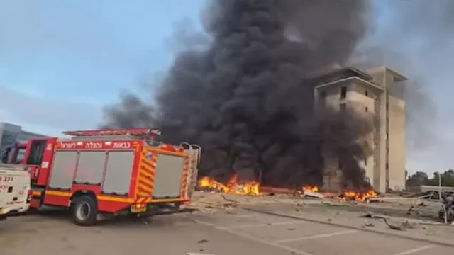 آثار الصاروخ (الجزيرة)