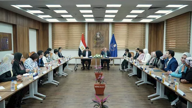 رئيس هيئة الدواء يستقبل وفدًا رفيع المستوى من إدار