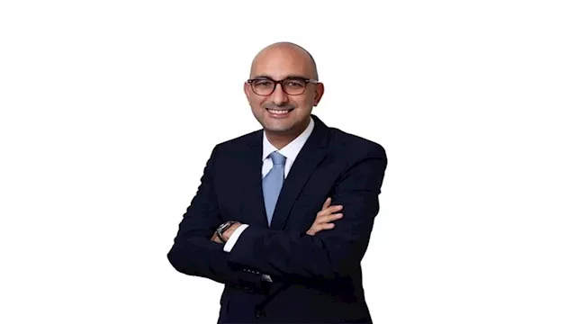 الدكتور عمرو سيف المدير الإقليمي لشركة فايزر