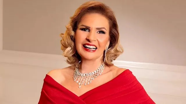 الفنانة يسرا