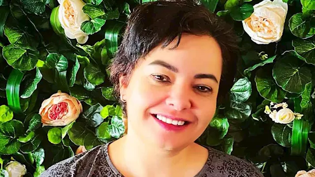 المؤلفة غادة عبدالعال