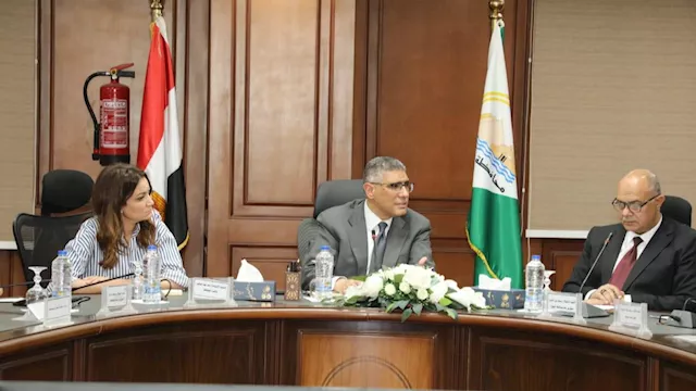 محافظ الجيزة يتابع موقف المرافق بالمنطقة الصناعية 