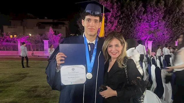 صابرين تحتفل بتخرج نجلها من المدرسة