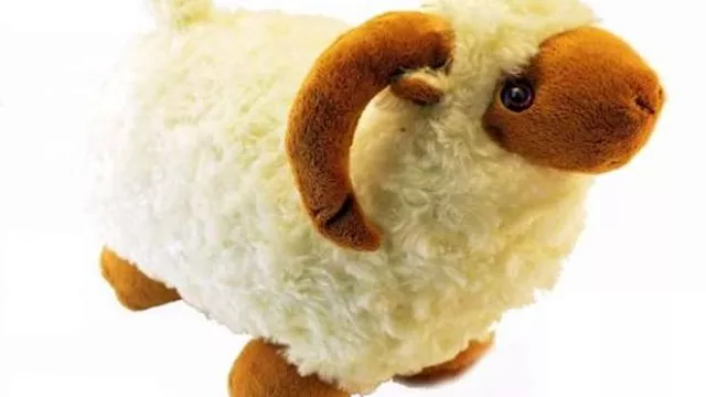 لعبة "خروف العيد" الفرو