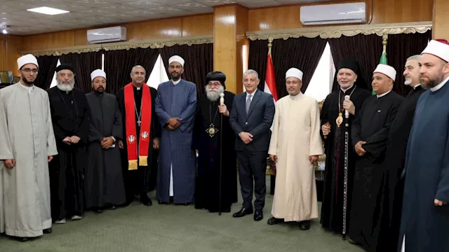 وفد من الأزهر والأوقاف والكنائس يهنئ محافظ الإسماع