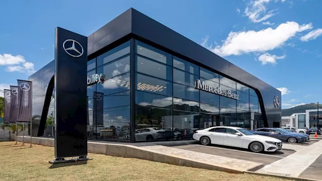 صالة عرض مرسيدس بنز - أرشيفية