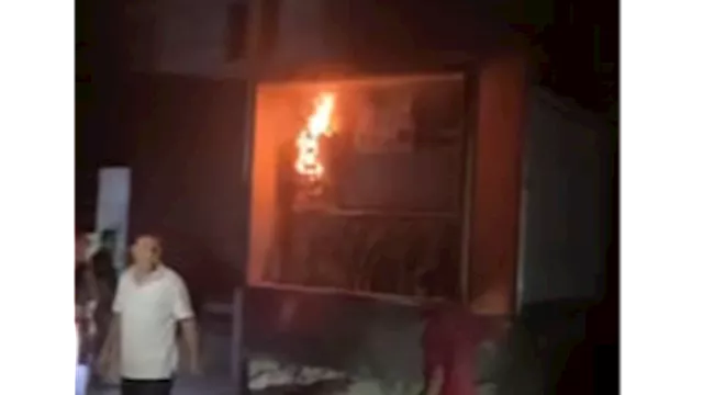حريق في محول كهرباء