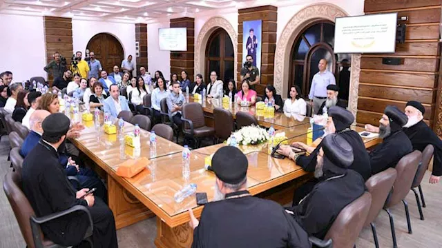 البابا تواضروس يلتقي خدام مركز إيمي للتعليم المستم