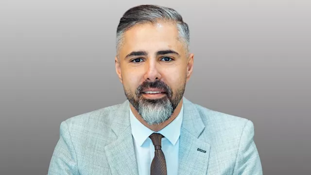 أحمد عزام رئيس الأبحاث وتحليل الأسواق في مجموعة إك