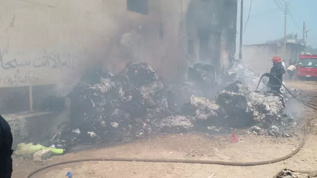 السيطرة على حريق داخل مصنع قطن بقرية الراهبين بالغ