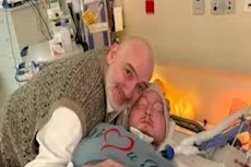 بعد غيبوبة 20 عامًا.. القصة الكاملة لوفاة الأمير النائم