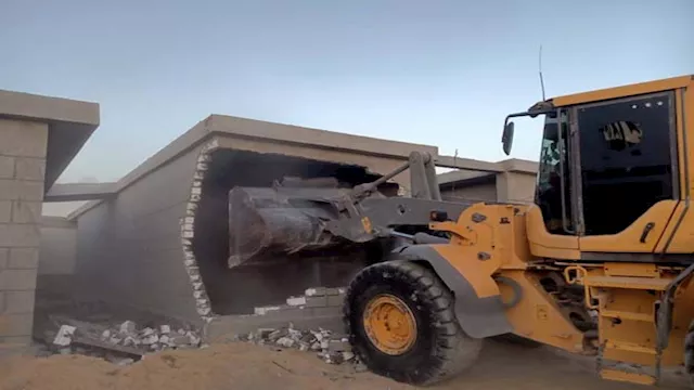 إزالة لمخالفات بناء